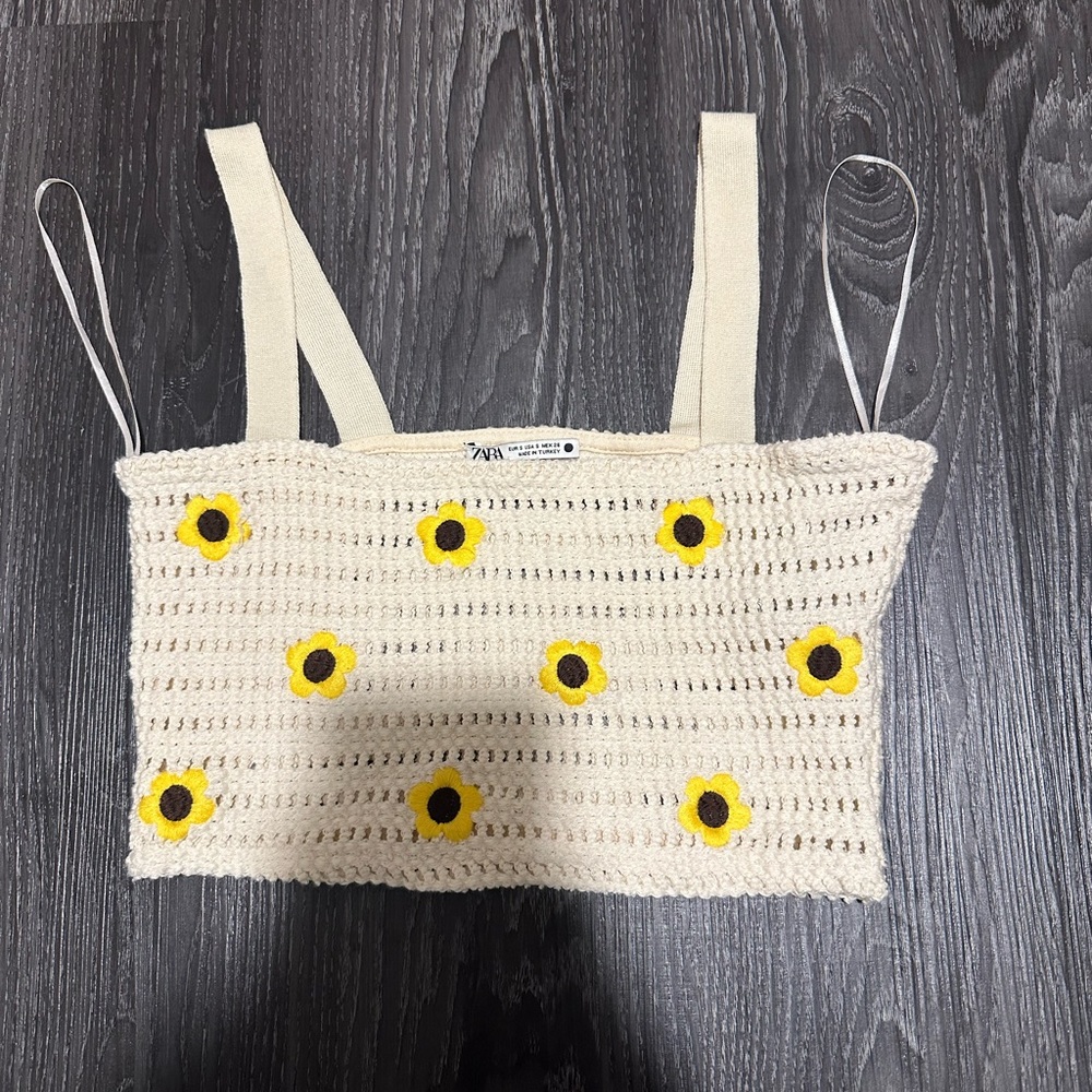 Zara knit crop top with sunflowers in a size small NWOT